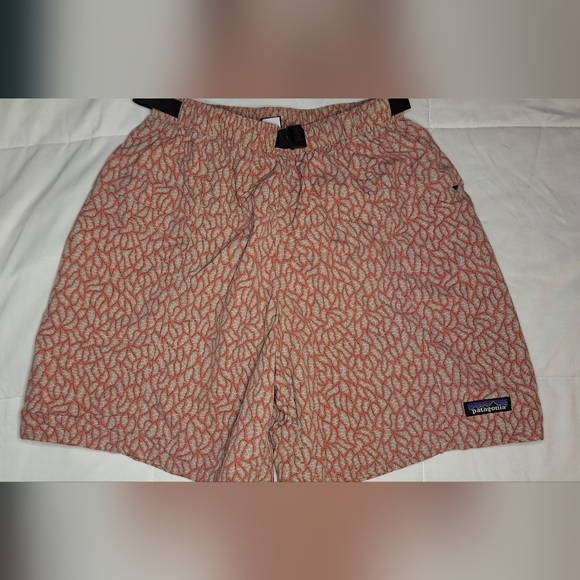 Patagonia Kids Shorts in Red and Tan Swim Trunks - Picture 1 of 3
